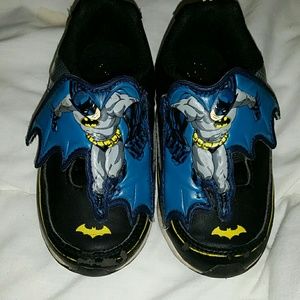 Light up batman sneakers, velcro top.