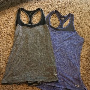 Bundle razor back tanks!