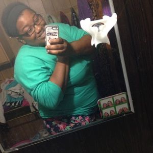 Meet your Posher, Alexis