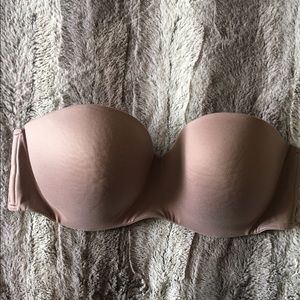 VS body by Victoria lightly lined strapless bra
