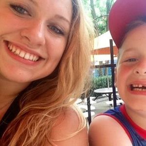 Meet your Posher, Elise