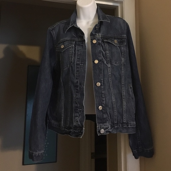 SOLD 📦 New Gap Denim Jacket
