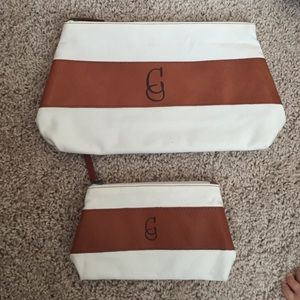 "G" Toiletry bags