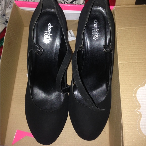 Black heels - Picture 2 of 3