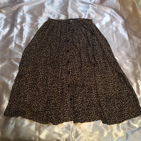Leopard print midi skirt american apparel sz M/L