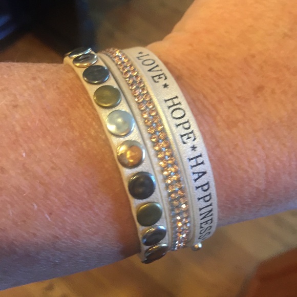 Wrap bracelet - Picture 2 of 3