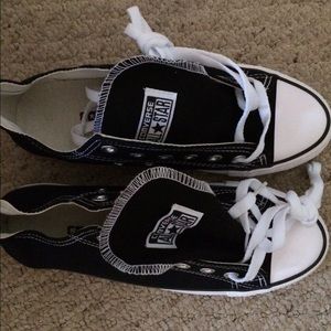 7.5 black brand new converse
