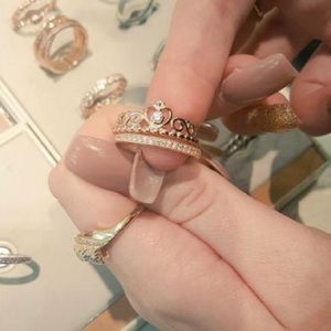 Meet your Posher, Juana