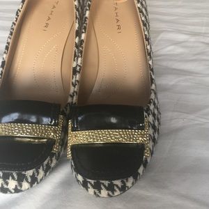 Tahari Houndstooth Pumps