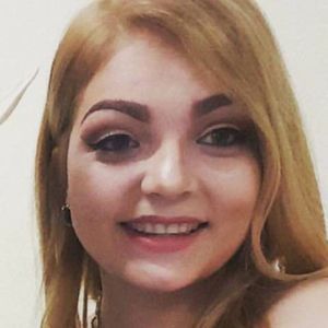 Meet your Posher, Claudia