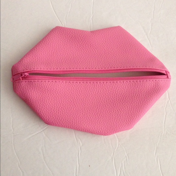 NYX simply pink lip cream and makeup bag set-NWT! - Picture 2 of 2