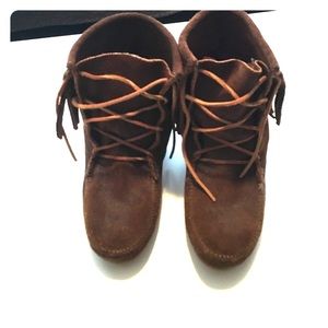Brown Minnetonka Tamper Boot