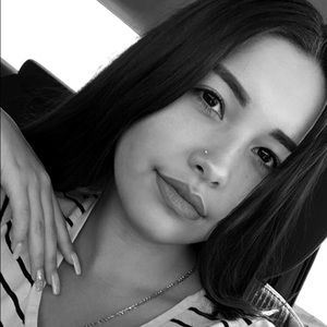 Meet your Posher, Daniela