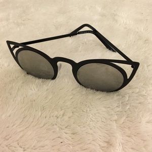 Cat eyes Sunglass!!
