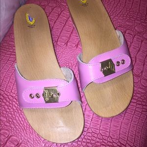 Bubblegum pink Dr. Scholl's sandals