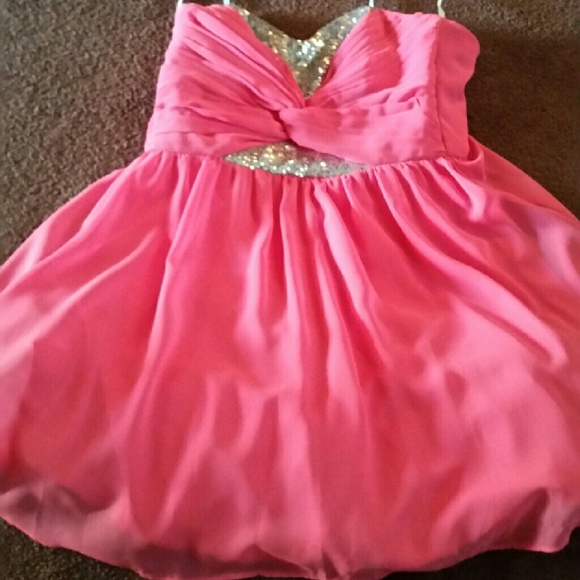 Dress - Picture 3 of 3