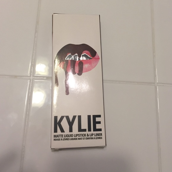 Kylie Jenner lip kit in true brown k