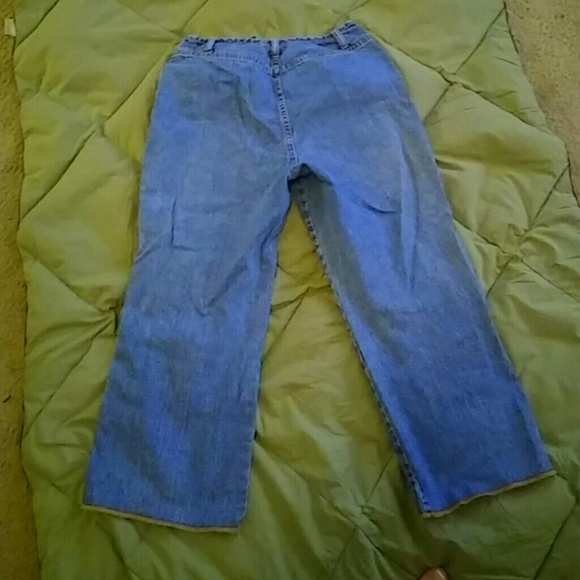 Capri pants - Picture 2 of 2
