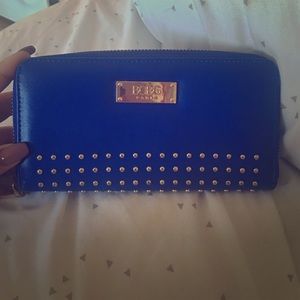 BCBG wallet
