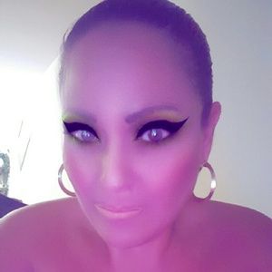 Meet your Posher, Evette