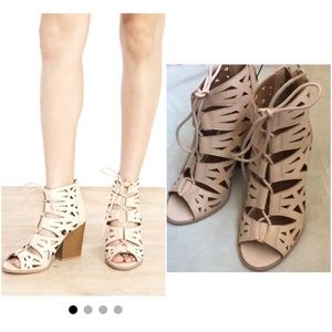 NWT vegan leather laser cut lace up heels in blush