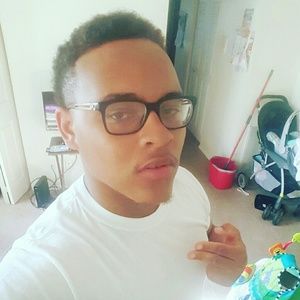 Meet your Posher, Carl