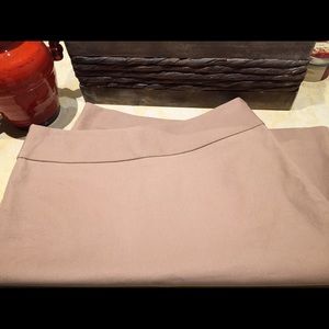 NWT The Limited Signature Stretch Skirt • Size 6