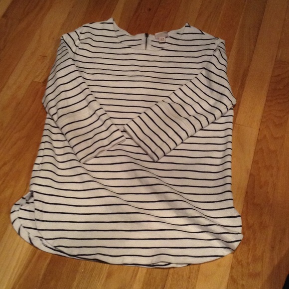 White and blue striped top