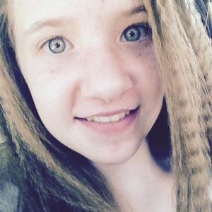 Meet your Posher, Becca