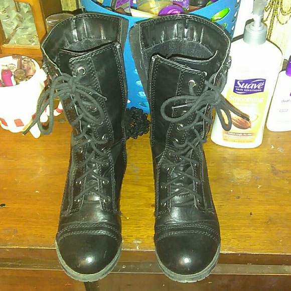 Combat boots