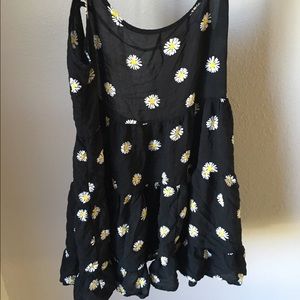 Brandy Melville dress 🌻