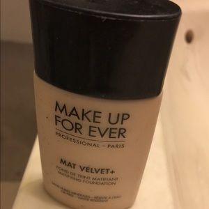 MUFE Velvet Mat foundation in #20