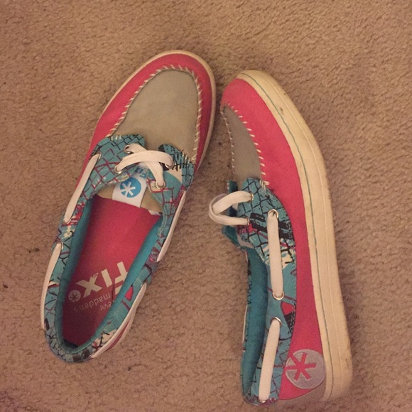 Steve Madden Fix* - Picture 1 of 2