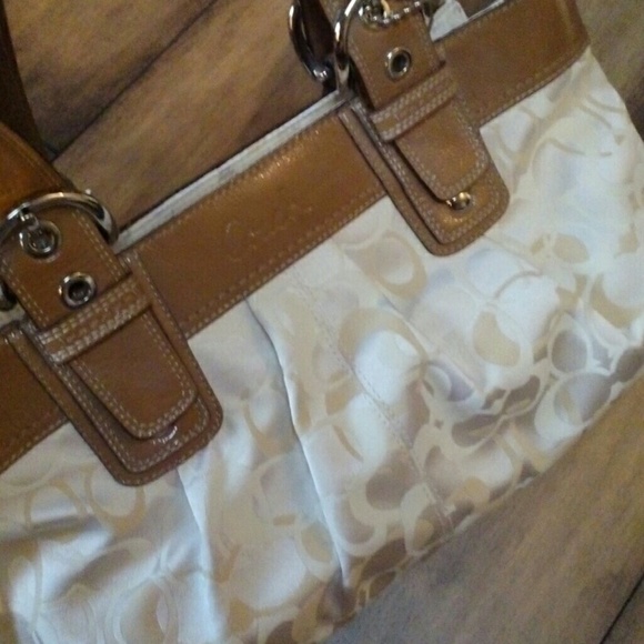 Coach priced 2 go! nwt! Soho signature tote! white - Picture 2 of 4