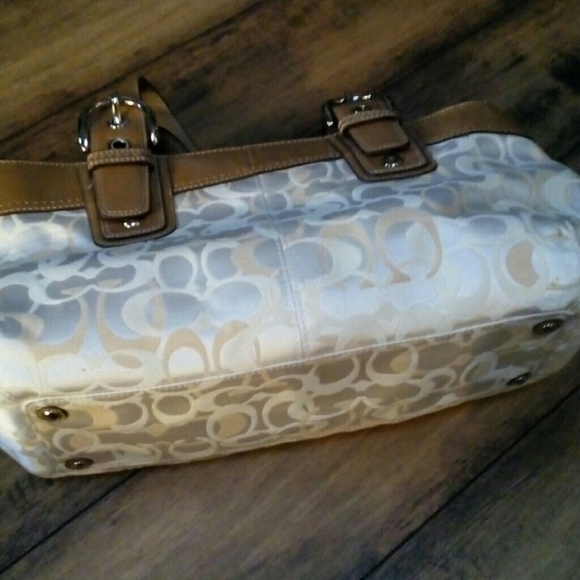 Coach priced 2 go! nwt! Soho signature tote! white - Picture 4 of 4