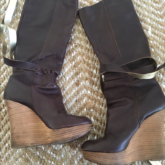 Cynthia Vincent Boots - Picture 4 of 4