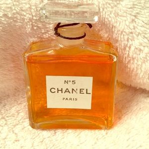 Chanel no. 5 perfume