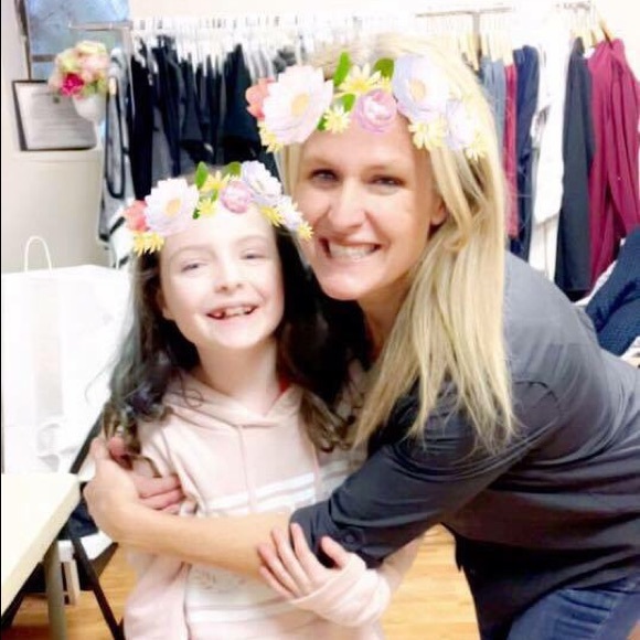 Meet your Posher, Amie - Picture 2 of 2