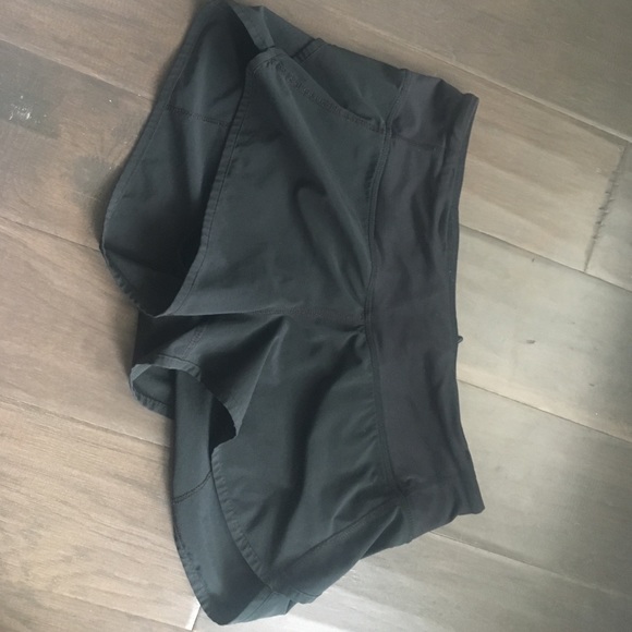 Lululemon speedy shorts size 4