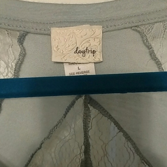 Day trip cute top with lace accents! - Picture 2 of 4