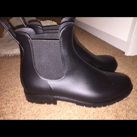 Matte black rain booties