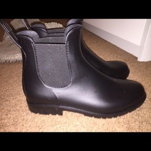 Matte black rain booties