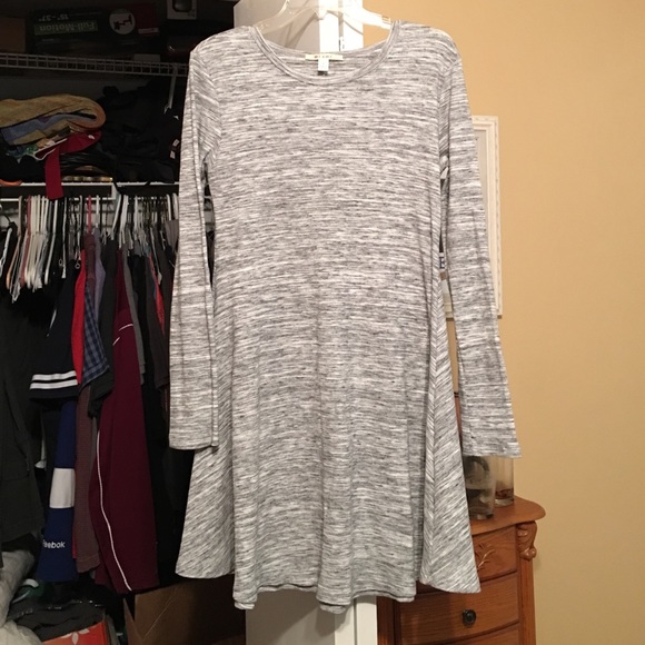 NWOT Francesca's Grey Sweater Dress, Size Large