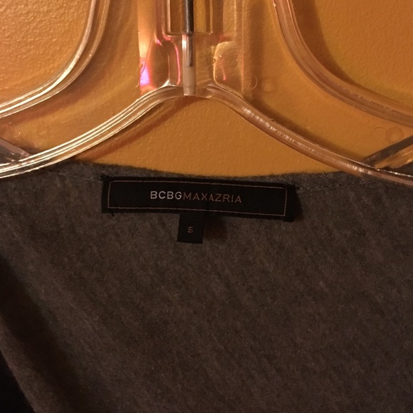 ✋🏼SOLD 🤚🏼✂️BCBG draped & slashed top✂️ - Picture 2 of 3