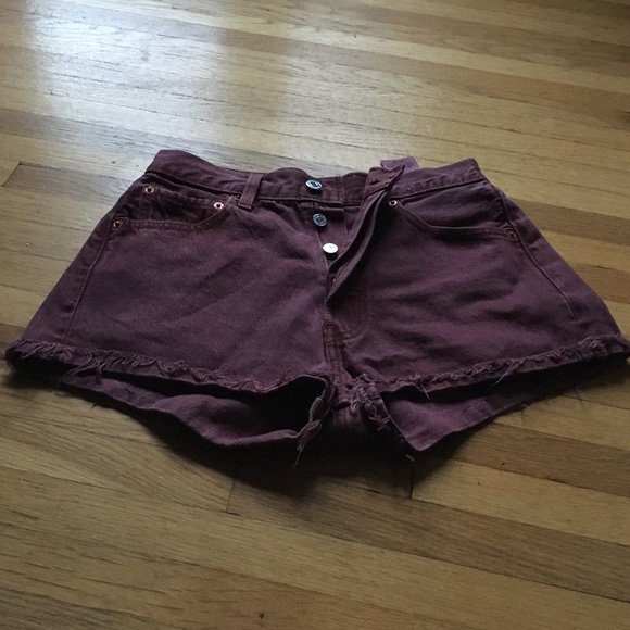 Maroon Levi cutoff shorts high waisted