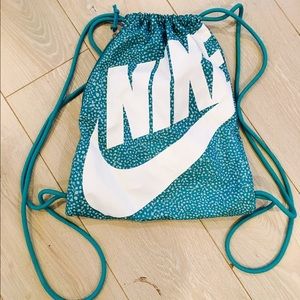 Nike Heritage Gym Bag in Teal and white