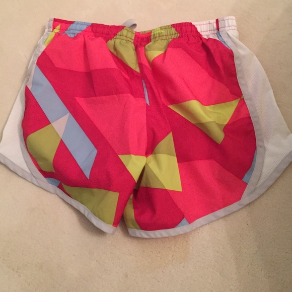 Nike running shorts - Picture 2 of 2