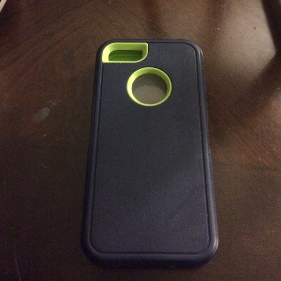 iPhone 5s case ( not Otterbox) - Picture 2 of 4
