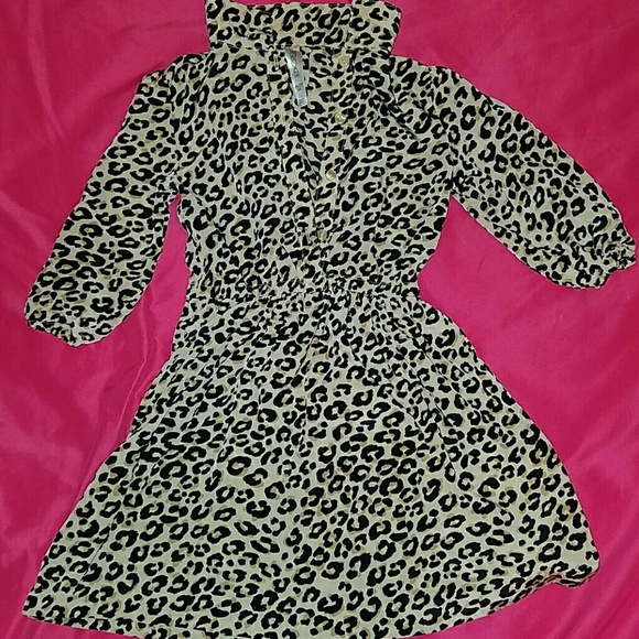 Little girls size 4/5 Leopard top