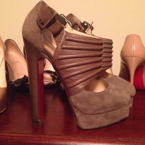 Christian Louboutin Bye Bye 160 in taupe/grey